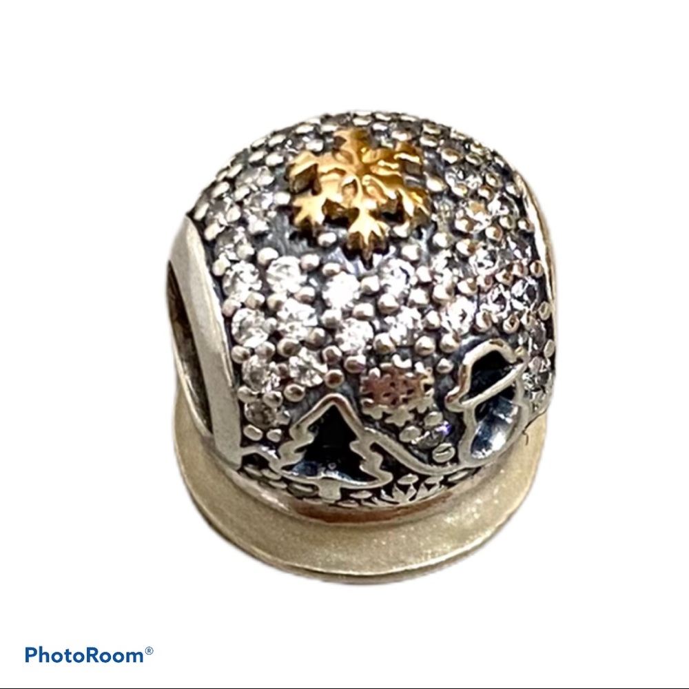 Pandora Limited Edition Wonderland Charm 2015